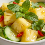 Tropische Erfrischung: Ananas-Gurke-Paradies-Salat