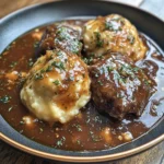Klassische Kartoffelknödel mit zartem Rinderbraten & Soße